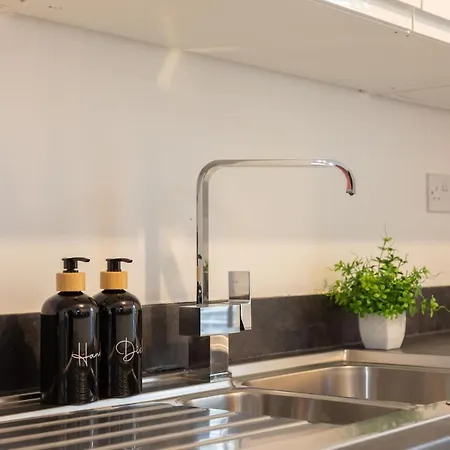 Contractor & Family Friendly 4-br House - Leads Vakantiehuis *