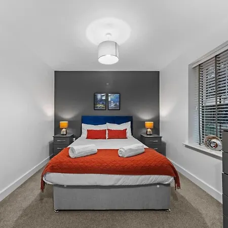 Contractor & Family Friendly 4-br House - Leads