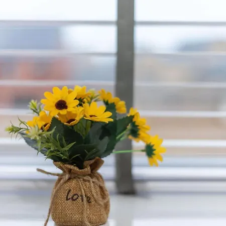 Contractor & Family Friendly 4-br House - Leads *