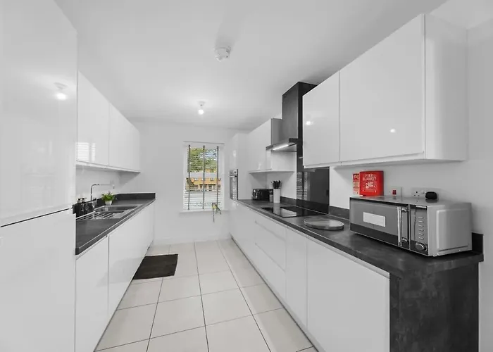 Holiday home Contractor & Family Friendly 4-br House - Leads Leeds (West Yorkshire)