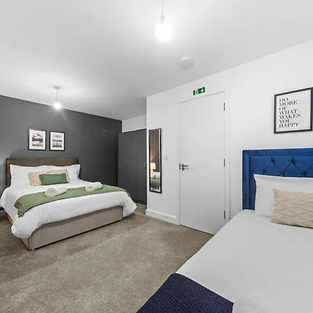 Contractor & Family Friendly 4-br House - Leads Vakantiehuis *