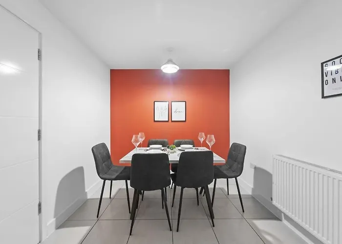 Contractor & Family Friendly 4-br House - Leads Vakantiehuis *