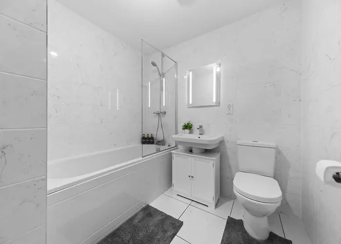 Vakantiehuis Contractor & Family Friendly 4-br House - Leads Leeds (West Yorkshire)