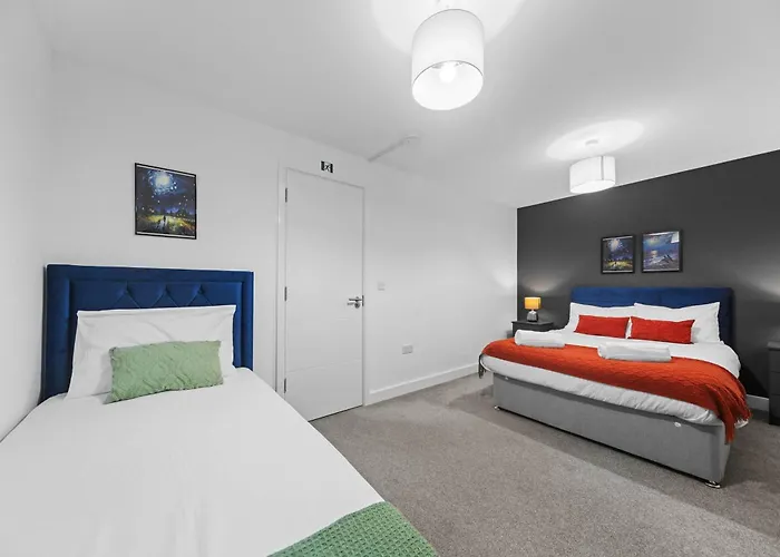 Vakantiehuis Contractor & Family Friendly 4-br House - Leads *