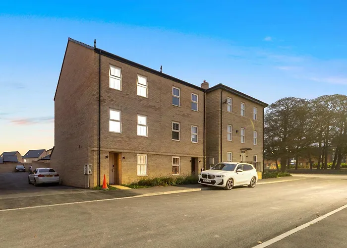 Contractor & Family Friendly 4-br House - Leads * Leeds (West Yorkshire)